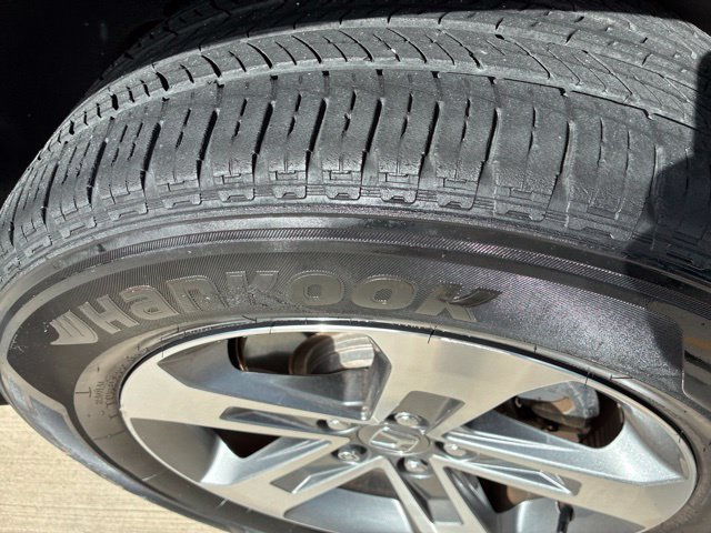 Used 2025 Honda Pilot EX-L image 8