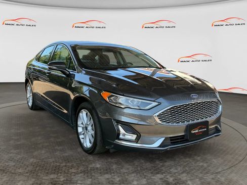 Used 2019 Ford Fusion Energi Titanium FWD image 5