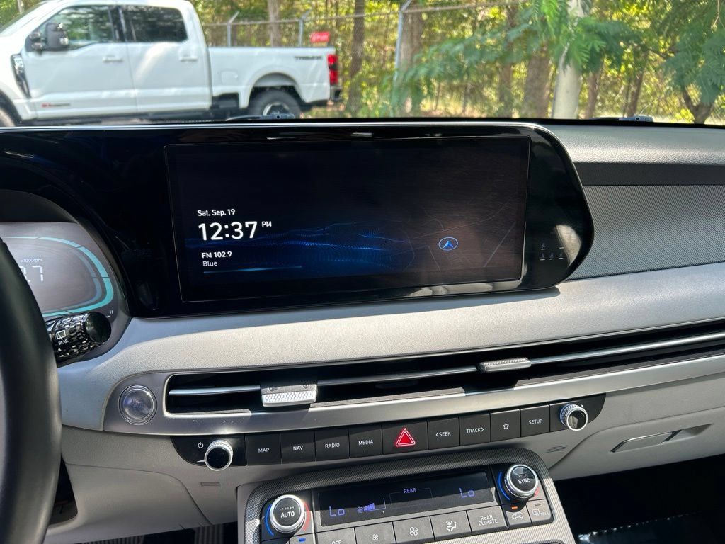 Used 2024 Hyundai Palisade SEL FWD image 16