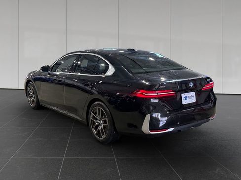 Used 2026 BMW 530i xDrive image 3