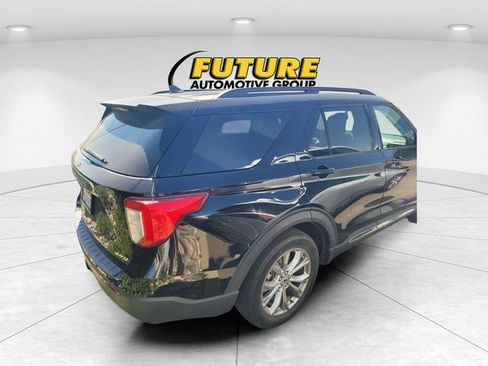 Used 2023 Ford Explorer XLT w/ Equipment Group 202A AWD/4WD image 3