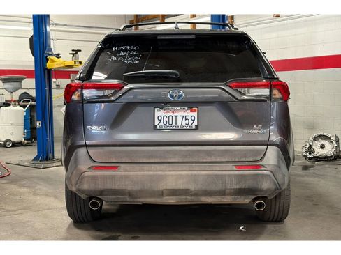 Used 2023 Toyota RAV4 LE image 6