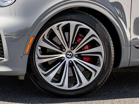Certified 2022 Bentley Bentayga AWD/4WD image 6