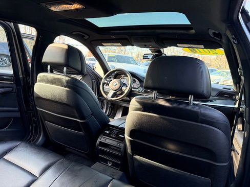 Used 2016 BMW 550i xDrive Sedan image 30