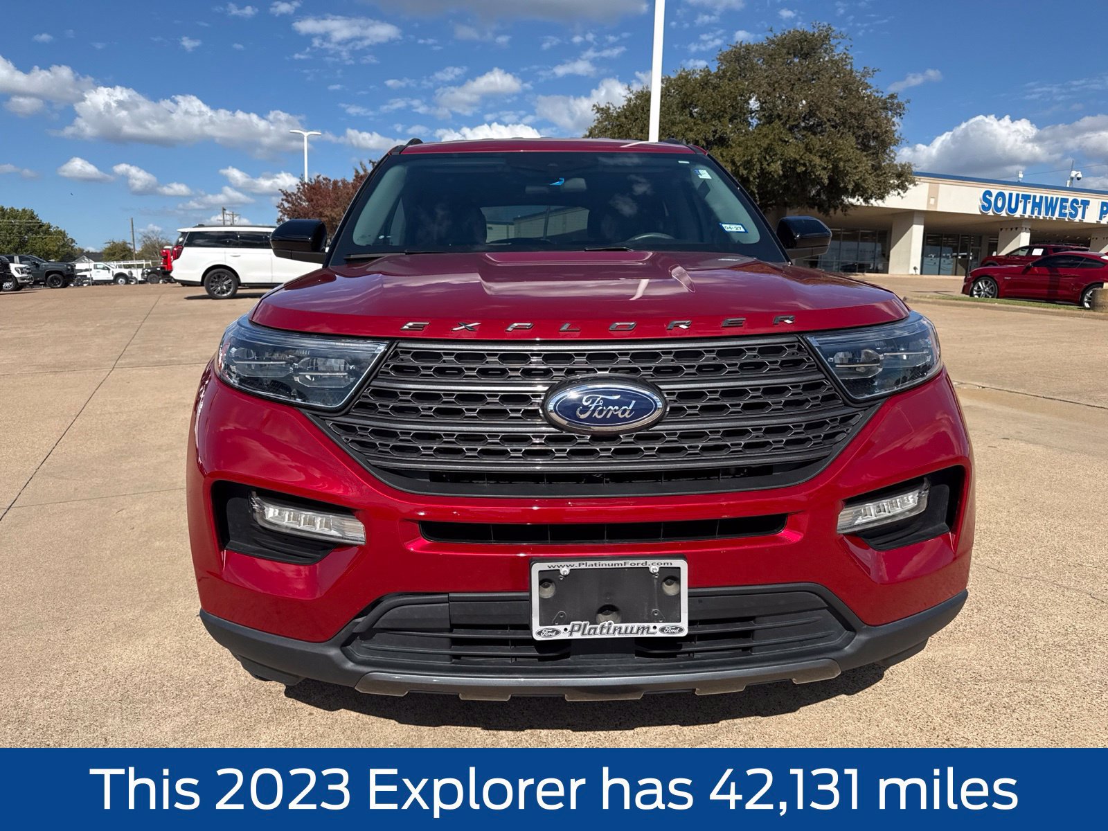Used 2023 Ford Explorer XLT w/ Equipment Group 202A RWD image 2