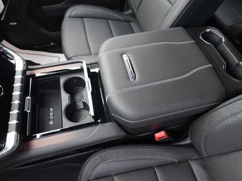 New 2025 GMC Yukon XL Denali w/ LPO, Illumination Package image 25