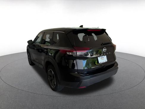 Used 2025 Nissan Rogue SV FWD image 11