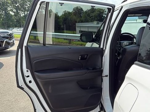 Used 2025 Honda Passport Black Edition image 23