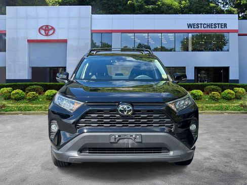 Used 2021 Toyota RAV4 XLE AWD/4WD image 2