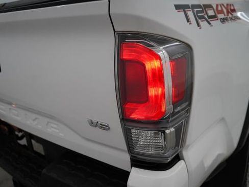 Used 2020 Toyota Tacoma TRD Off-Road w/ Technology Package AWD/4WD image 56