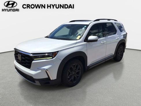 Used 2023 Honda Pilot Touring image 1