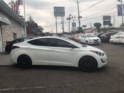 Used 2014 Hyundai Elantra SE FWD image 6