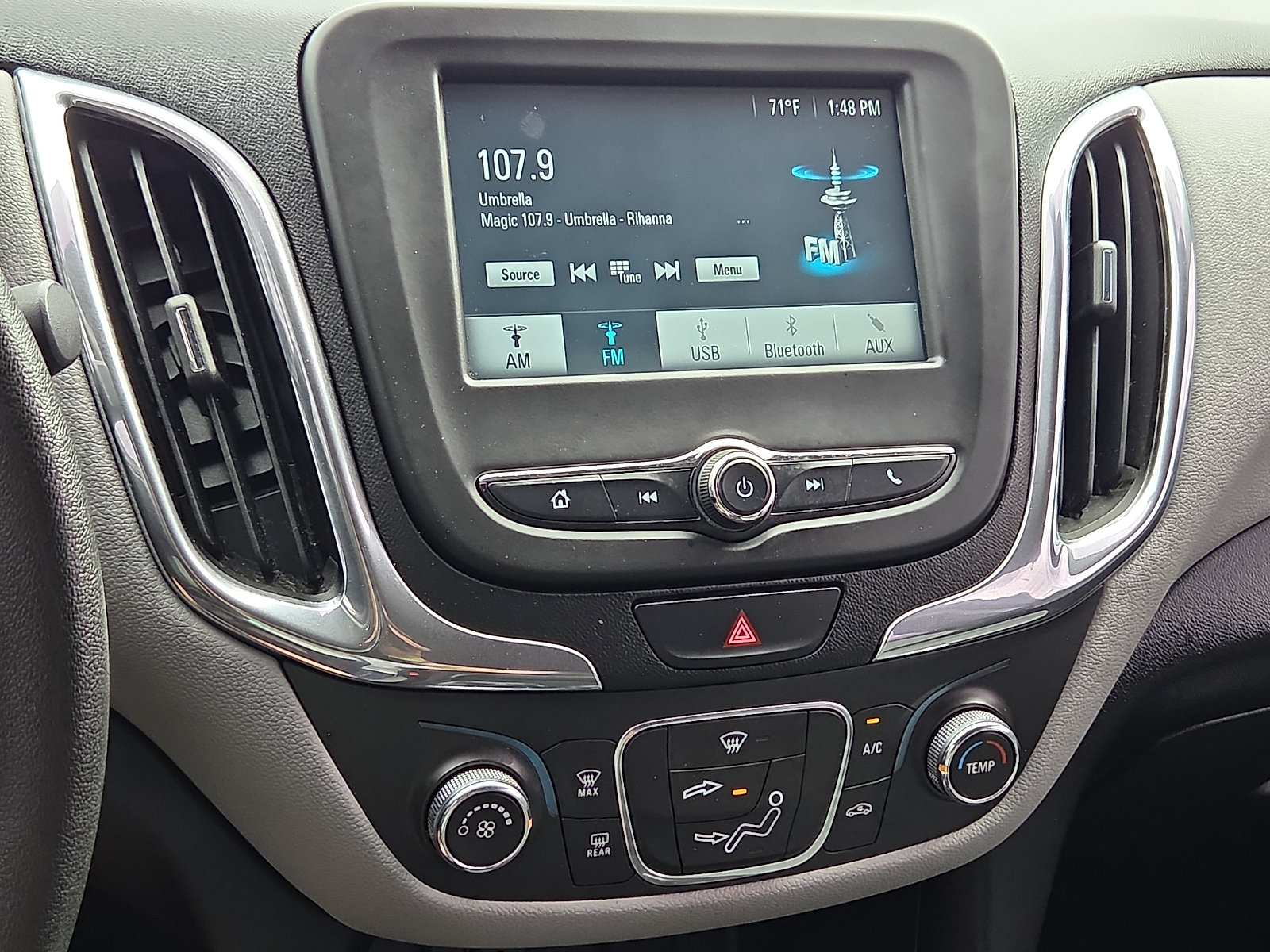 Used 2018 Chevrolet Equinox LS FWD image 16