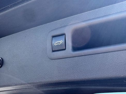 Used 2021 Toyota Highlander XLE FWD image 20