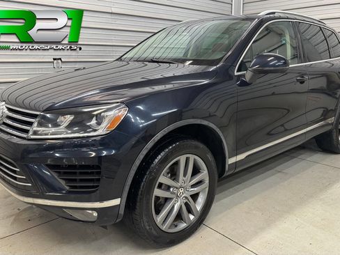 Used 2015 Volkswagen Touareg VR6 AWD/4WD image 1