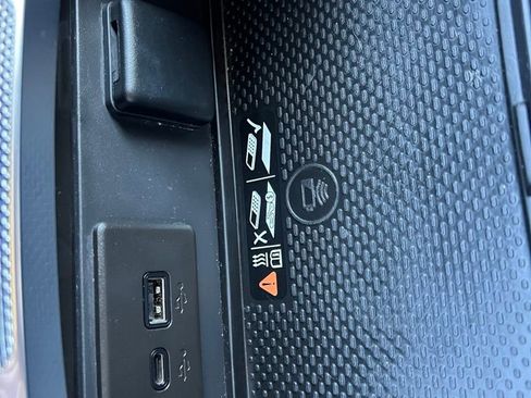 Used 2025 Buick Envision Preferred image 37