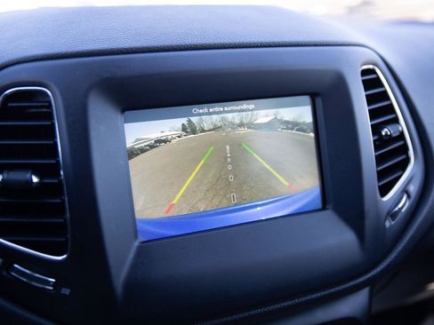 Used 2021 Jeep Compass Sport w/ Cold Weather Group image 17