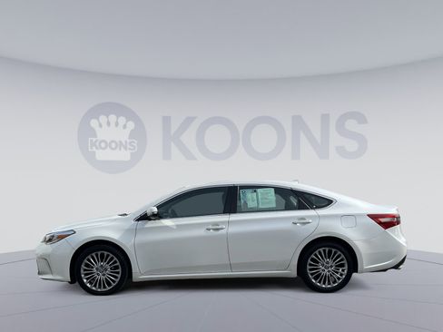 Used 2017 Toyota Avalon Limited w/ Carpet Mat Package image 2