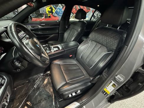 Used 2020 BMW 750i xDrive w/ M Sport Package AWD/4WD image 10