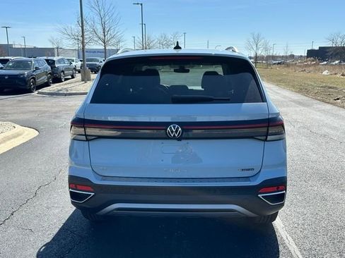 New 2026 Volkswagen Taos SE AWD/4WD image 6