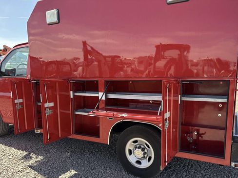Used 2005 Chevrolet Express 3500 RWD image 12