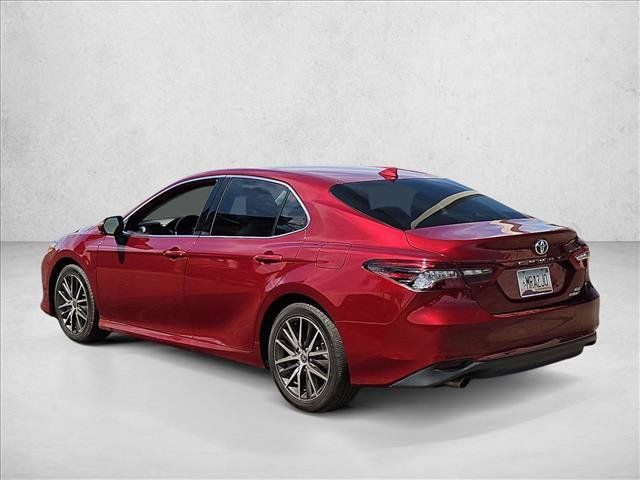 Used 2022 Toyota Camry XLE FWD image 8