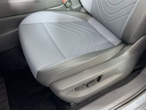 New 2026 Volkswagen Tiguan SE R-Line image 18