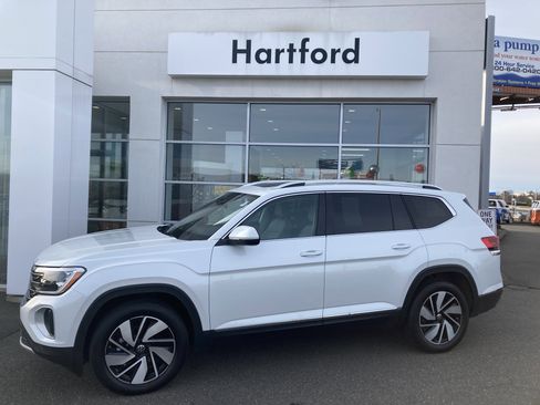 Certified 2025 Volkswagen Atlas SEL image 1