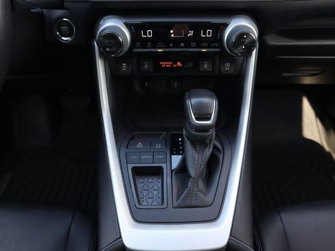 Used 2021 Toyota RAV4 XLE Premium image 26