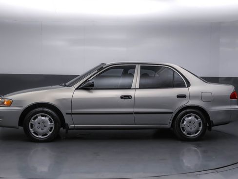 Used 2000 Toyota Corolla VE image 2