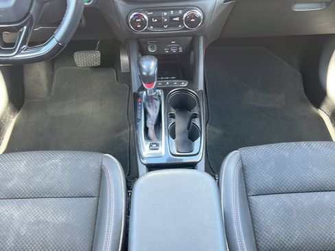 Used 2021 Chevrolet TrailBlazer RS w/ Technology Package FWD image 15