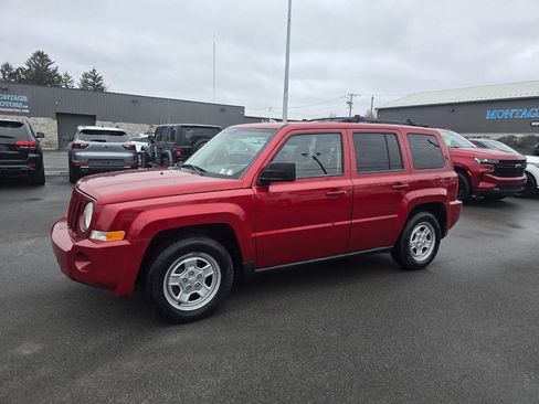Used 2010 Jeep Patriot Sport image 3