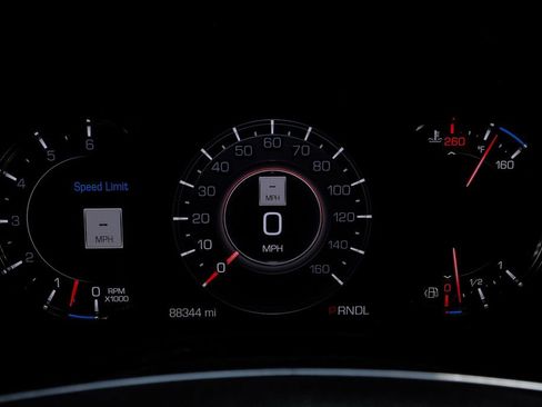 Used 2020 Cadillac Escalade ESV Luxury RWD image 25
