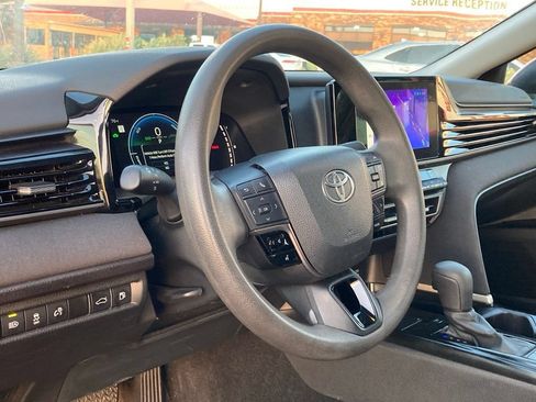 Used 2025 Toyota Camry LE FWD image 9