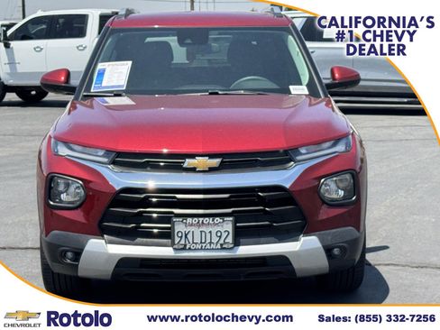 Used 2023 Chevrolet TrailBlazer LT FWD image 2