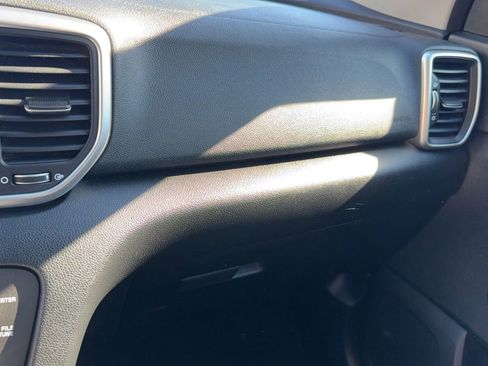Used 2022 Kia Sportage LX image 23