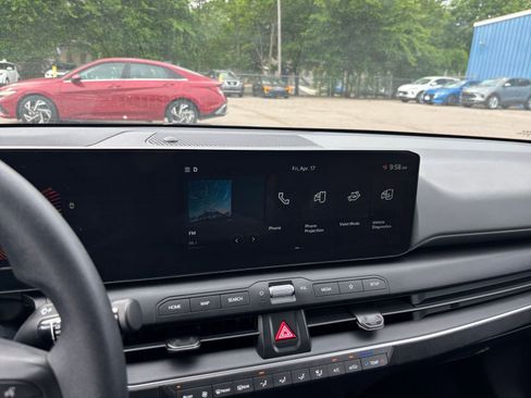 Used 2025 Kia K4 LXS image 18