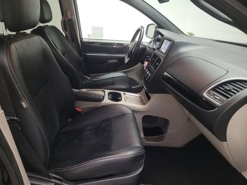 Used 2018 Dodge Grand Caravan SXT FWD image 21