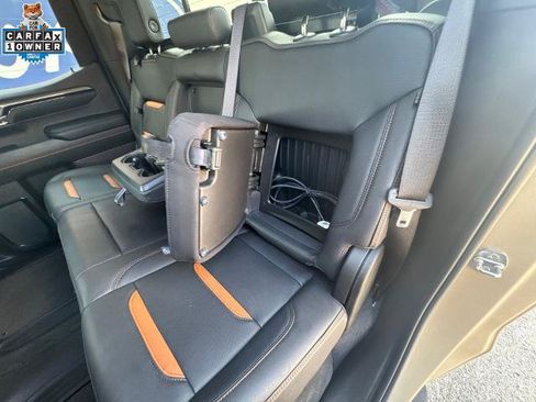 Used 2022 GMC Sierra 1500 AT4 w/ AT4 Preferred Package AWD/4WD image 32