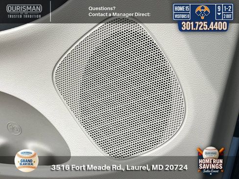 Used 2016 Chrysler Town & Country Touring-L FWD image 28