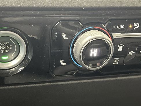 Certified 2022 Chevrolet Silverado 1500 LT image 24