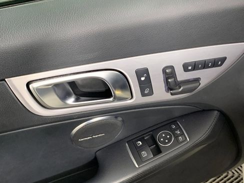 Used 2013 Mercedes-Benz SLK 250 image 16