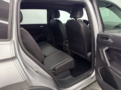 Used 2020 Volkswagen Tiguan SE R-Line FWD image 16