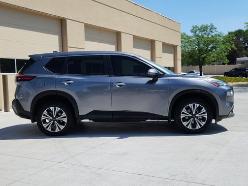 Used 2023 Nissan Rogue SV AWD/4WD image 6