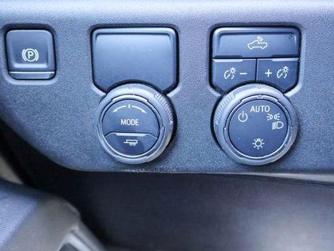 Certified 2025 Chevrolet Silverado 1500 LT RWD image 18