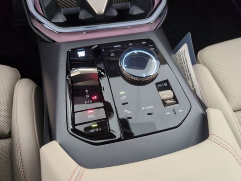 Used 2025 BMW X3 xDrive30i w/ Convenience Package image 15