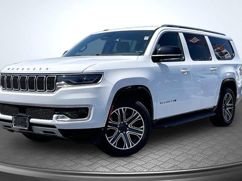 Used 2024 Jeep Wagoneer L Series II RWD image 12