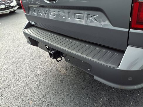Used 2025 Ford Maverick Lobo AWD/4WD image 25