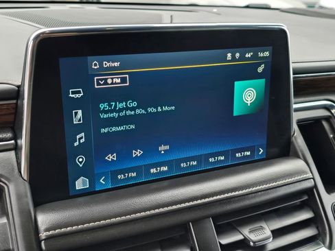 Used 2023 Chevrolet Suburban Premier image 28