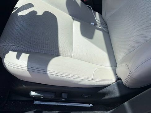 Used 2012 Lexus IS 250 w/ Premium Pkg Value Edition RWD image 8